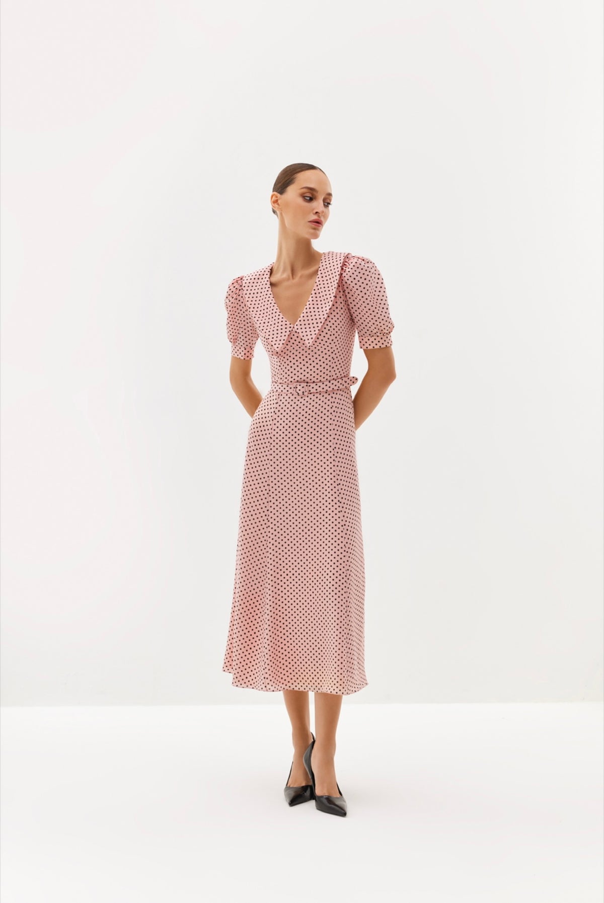 Blush V-neck midi dress with puff sleeves