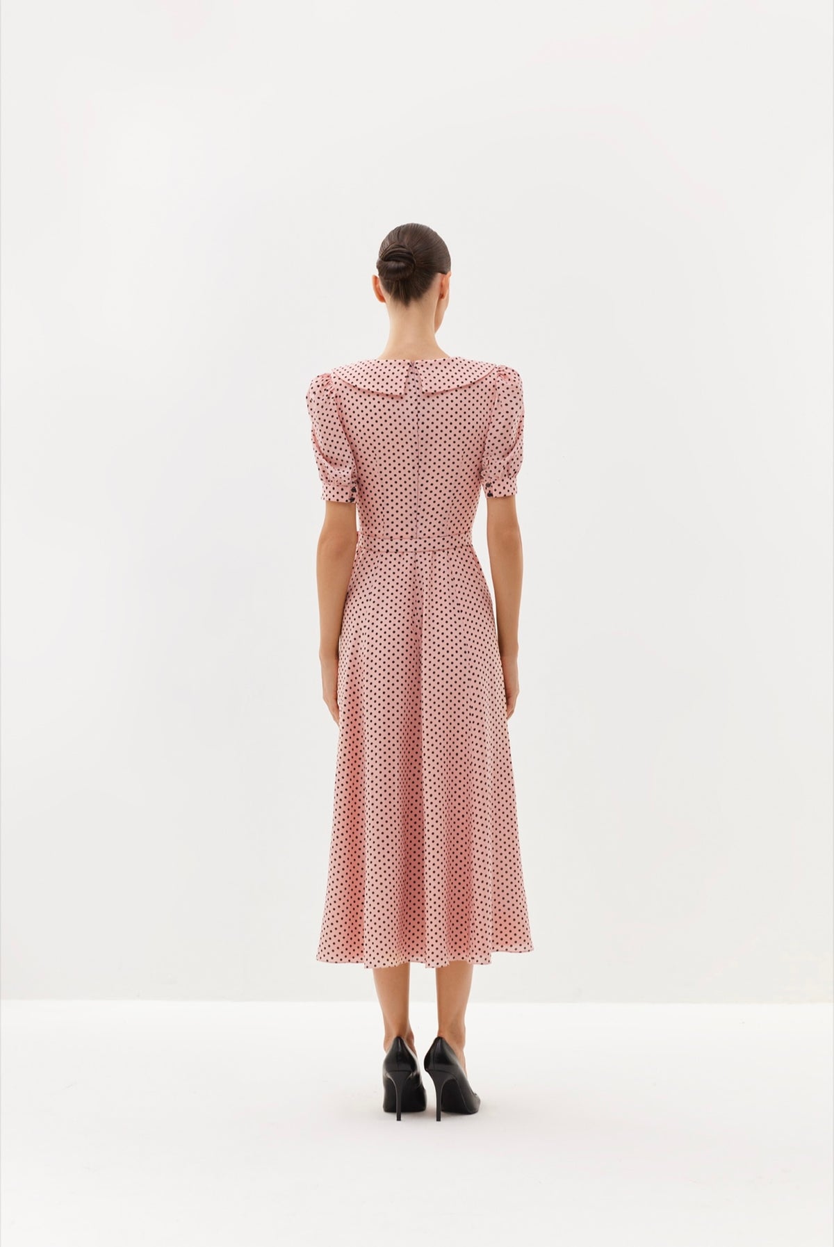 Blush V-neck midi dress with puff sleeves
